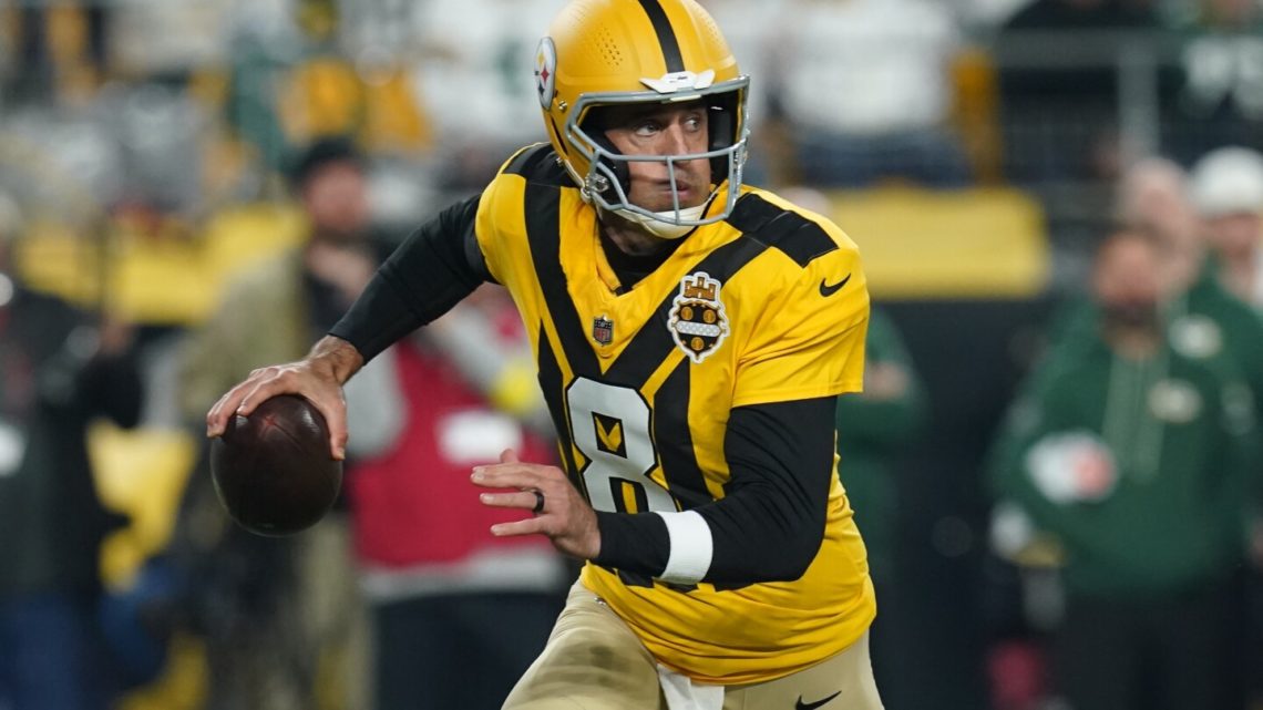 Yes, those really are the Steelers out there against the Packers. Even if it doesn’t look like it