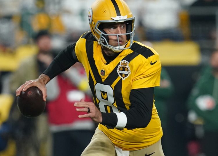 Yes, those really are the Steelers out there against the Packers. Even if it doesn’t look like it