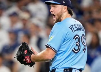 Yesavage pitches Blue Jays past Dodgers 6-1 for 3-2 lead in World Series
