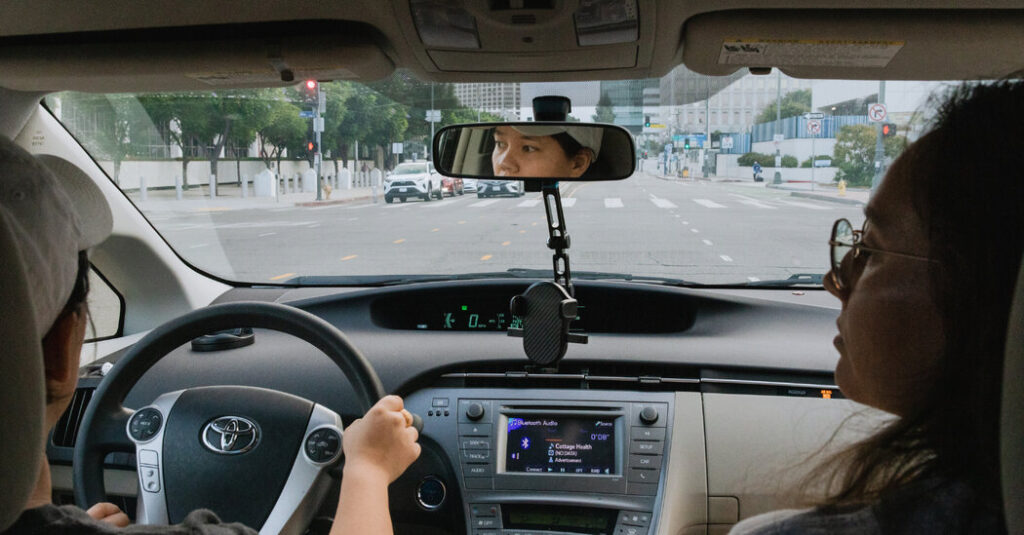 Haunted by History, Japanese Americans Fight Trump’s Immigration Crackdown