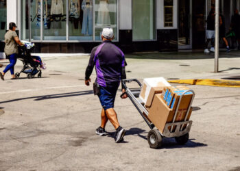 Shoppers, Tell Us About Customs Duties on Items Bought From Overseas