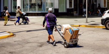 Shoppers, Tell Us About Customs Duties on Items Bought From Overseas