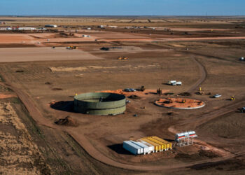 Family Affair: Commerce Secretary’s Sons Cash In on A.I. Frenzy