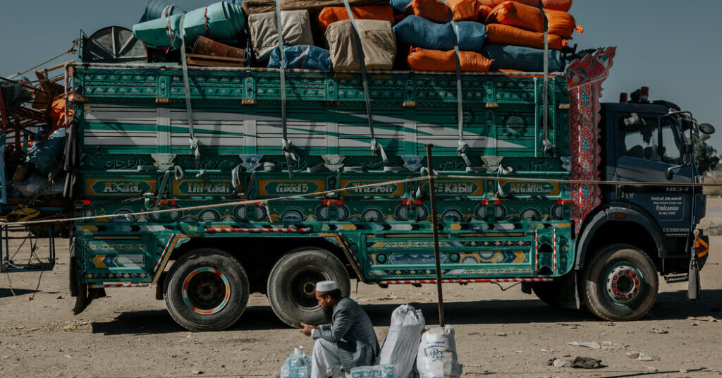 Fed Up With the Taliban, Pakistan Expels Masses of Afghans