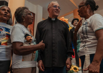 The Priest Blessing Venezuela’s Strongman, Dividing the Church
