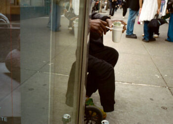 A Tap-to-Pay Society Is Leaving These New Yorkers Behind