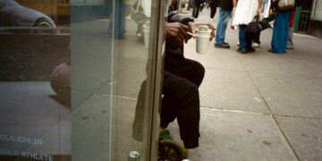 A Tap-to-Pay Society Is Leaving These New Yorkers Behind