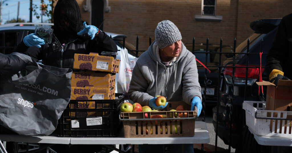 Inside a Chaotic Week for New York’s Food Stamp Program