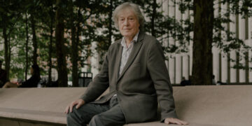 Tom Stoppard, Award-Winning Playwright of Witty Drama, Dies at 88