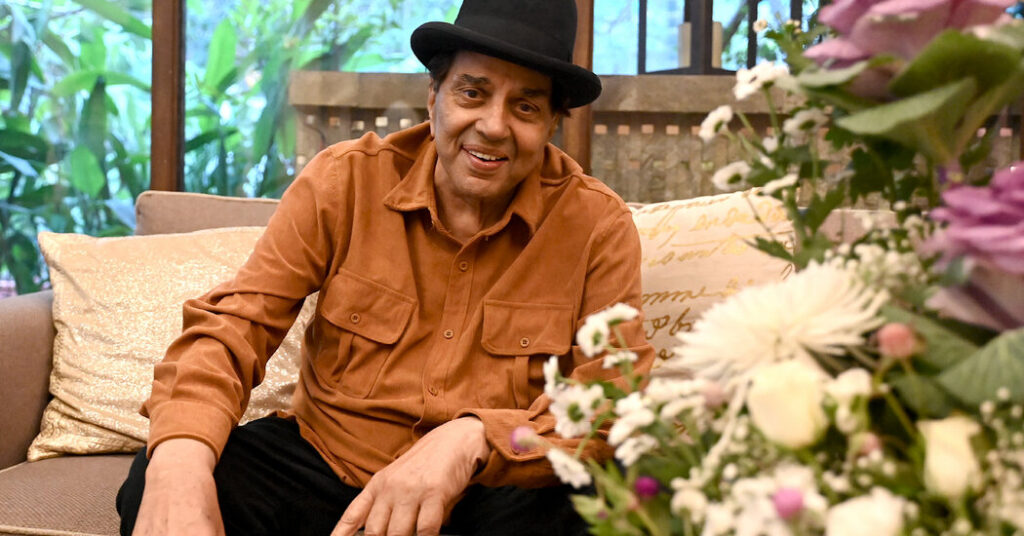 Dharmendra, Bollywood Leading Man Who Played Heroes and Thieves, Dies at 89