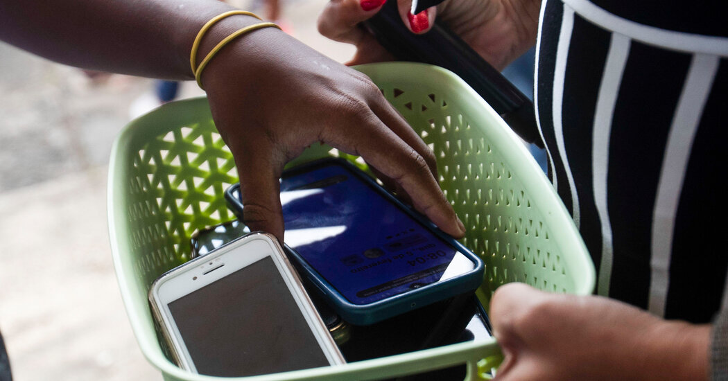 Do Technology Bans Work for Teenagers?