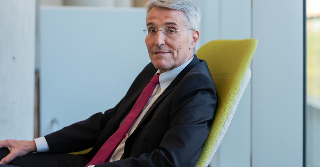 F.D.A. Names Agency Veteran to Run Drug Division