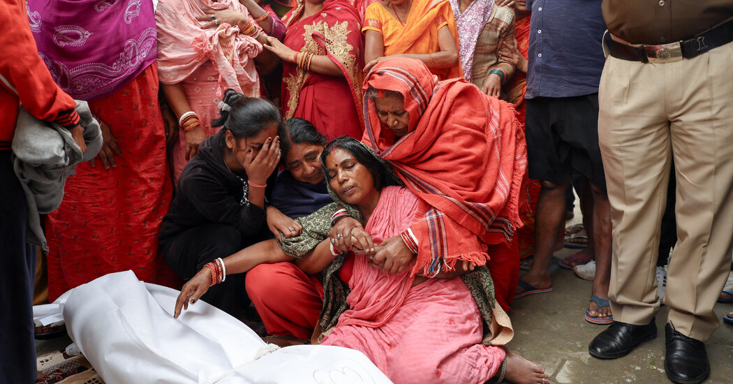 Modi Vows Justice as Police Suspect Terrorism in Deadly New Delhi Blast