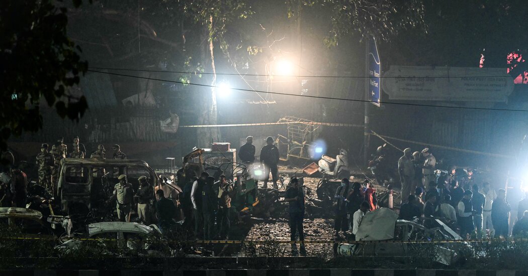 Deadly Blasts in India and Pakistan Set Region on Edge