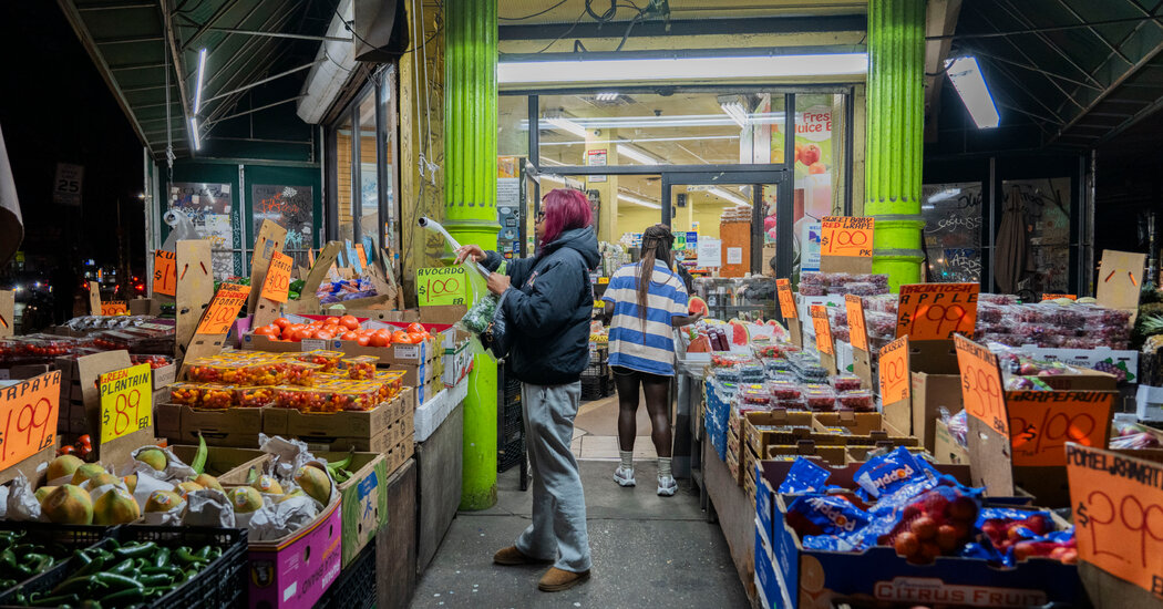 Trump Administration Prepares Tariff Exemptions in Bid to Lower Food Prices