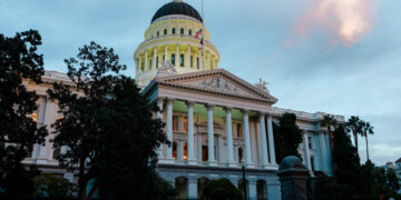 F.B.I. Letters Send Shivers Through California’s Political Inner Circle