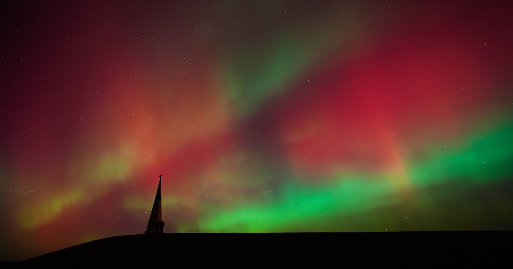 Northern Lights Dazzle U.S. Skies as Far South as Alabama