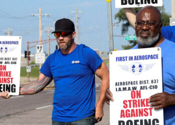 Boeing Defense Workers Approve New Contract