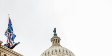 Far Right’s Fixation on Jan. 6 Pipe Bomb Suspect Reaches F.B.I.’s Top Ranks