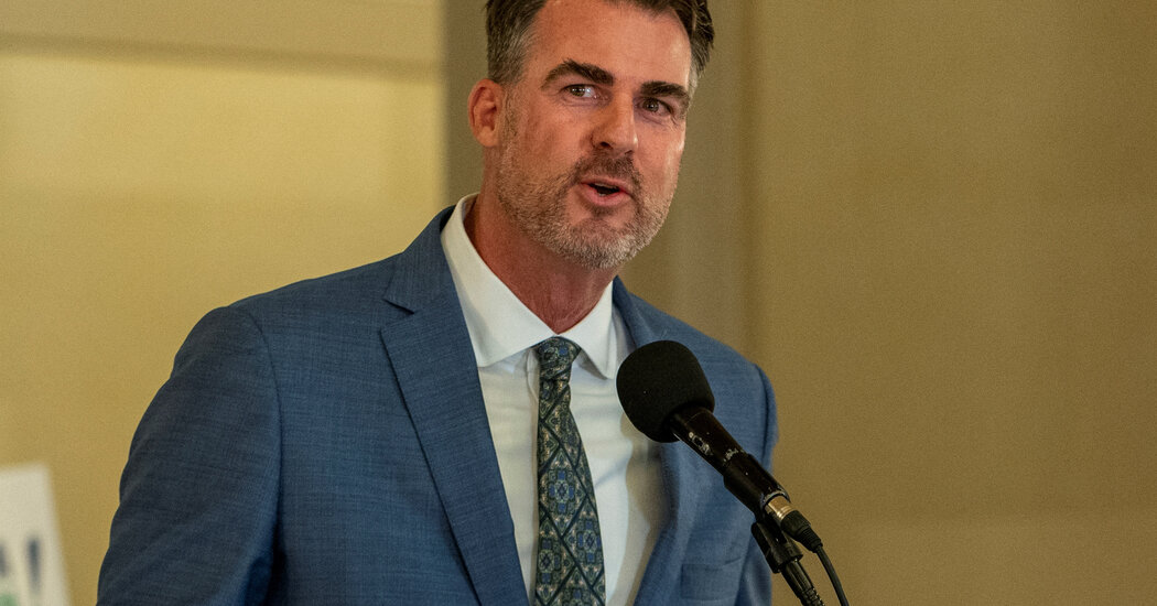 Oklahoma Governor Commutes Inmate’s Death Sentence Just Before Execution