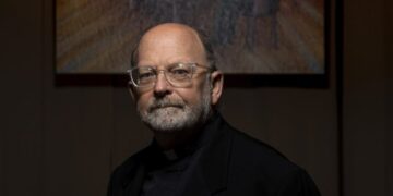 Chris Ponnet, Priest Who Preached Social Justice Far Beyond Pulpit, Dies at 68