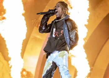 WATCH: Travis Scott Absolutely Loses His Mind During John Mayer’s Formula One Grand Prix Performance
