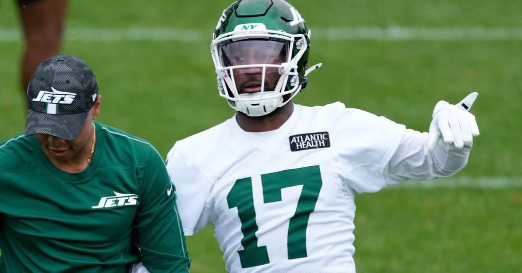 New York Jets Player Kris Boyd Is Critically Wounded in Shooting