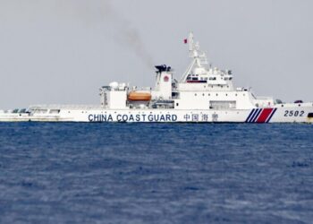 China Escalates Japan Feud With Island Patrols and Warnings to Citizens