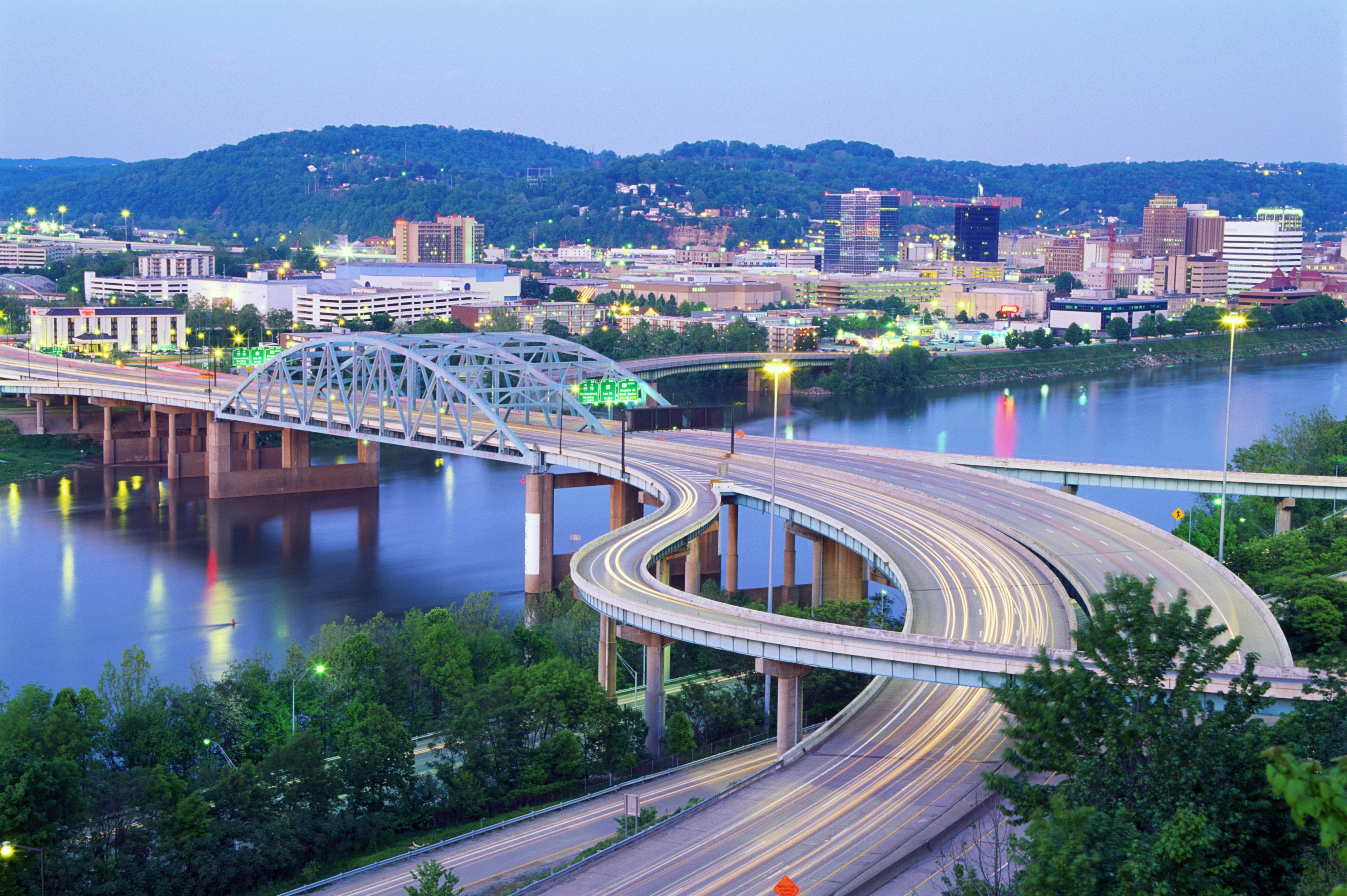 A highway going into downtown Charleston, West Virginia.