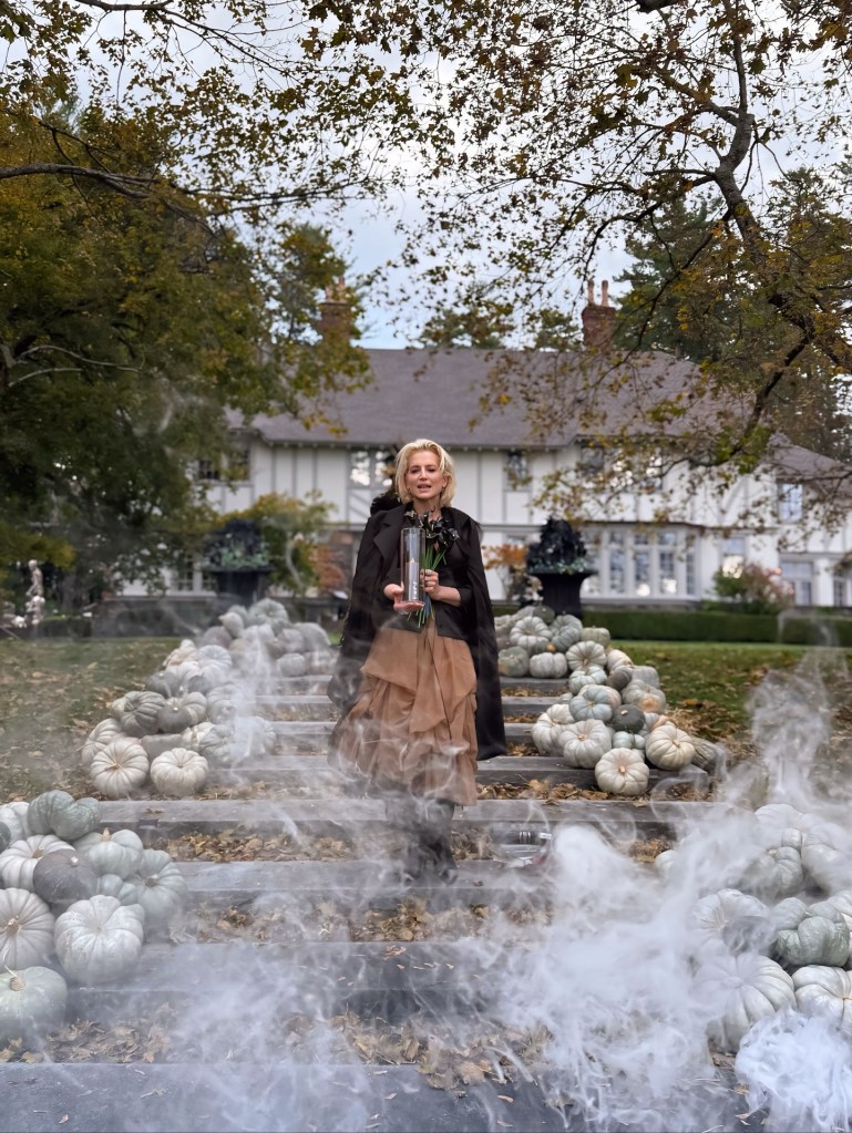 “Real Housewife” Dorinda Medley gets her historic home, Bluestone Manor, into the spirit of the spooky season.
