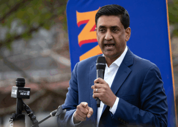 ‘Progressive capitalist’ rallies for ‘democratic socialist’ candidate in NYC mayoral race