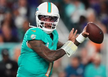 Dolphins’ Tua Tagovailoa ‘now playing to keep his job,’ NFL insider says