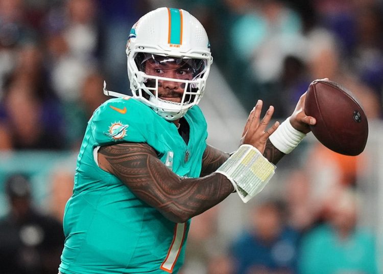 Dolphins’ Tua Tagovailoa ‘now playing to keep his job,’ NFL insider says