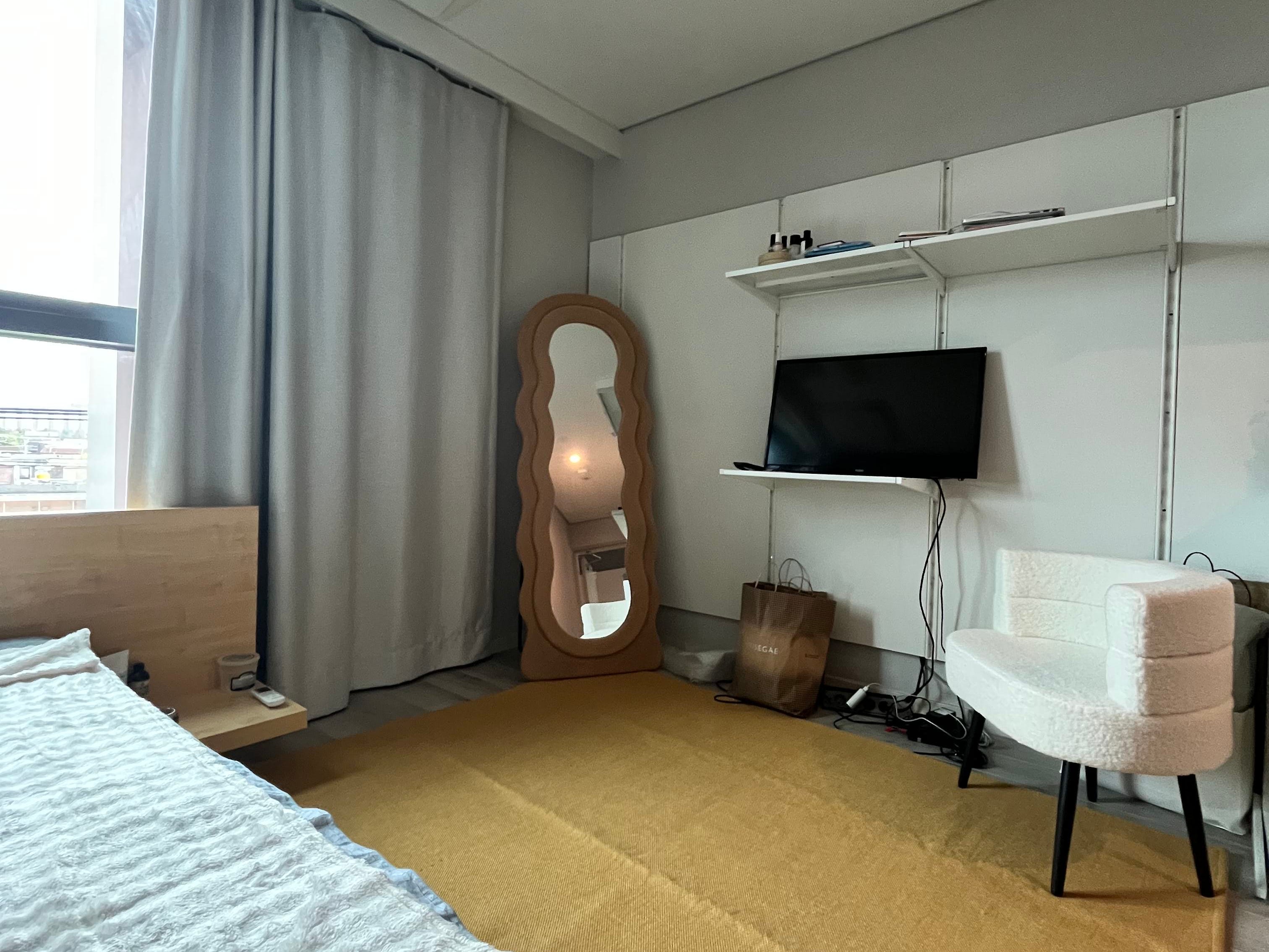 An overview of her studio.