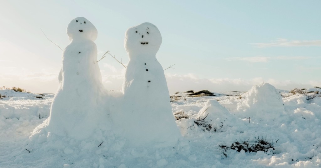‘Snowmanning’ Is the Cold New Dating Trend Taking Over This Winter
