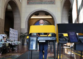 How will Latinos vote on Prop. 50? Likely ‘yes,’ but many remain undecided