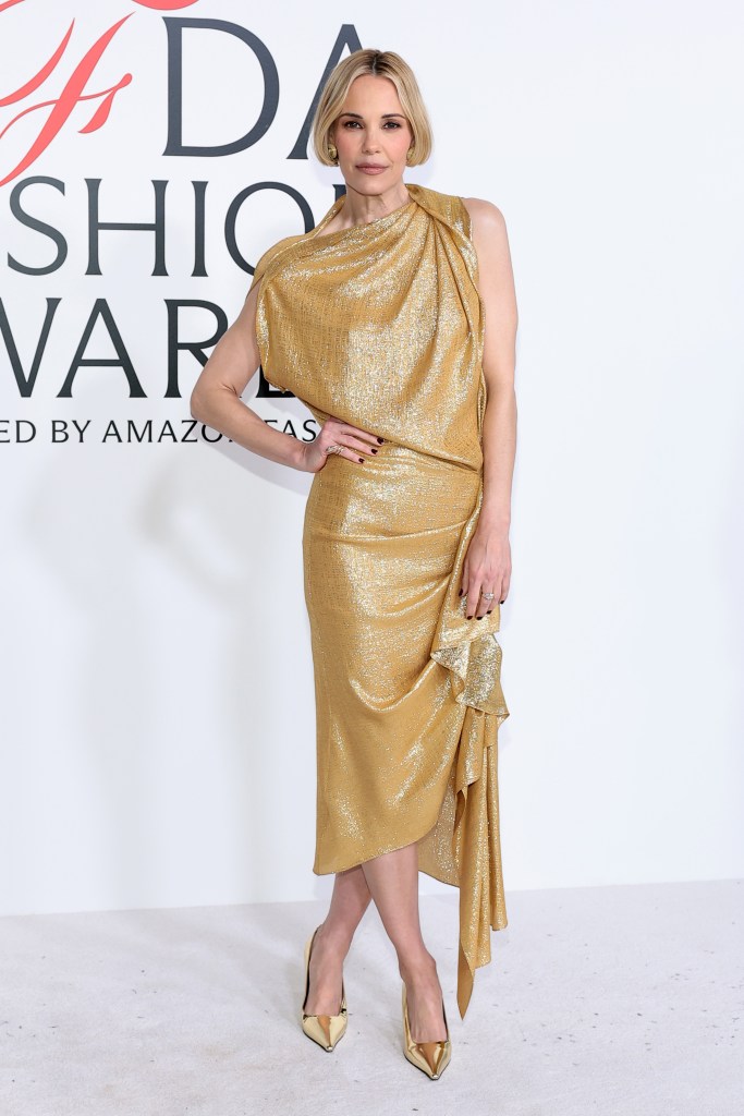 Leslie Bibb attends the 2025 CFDA Fashion Awards