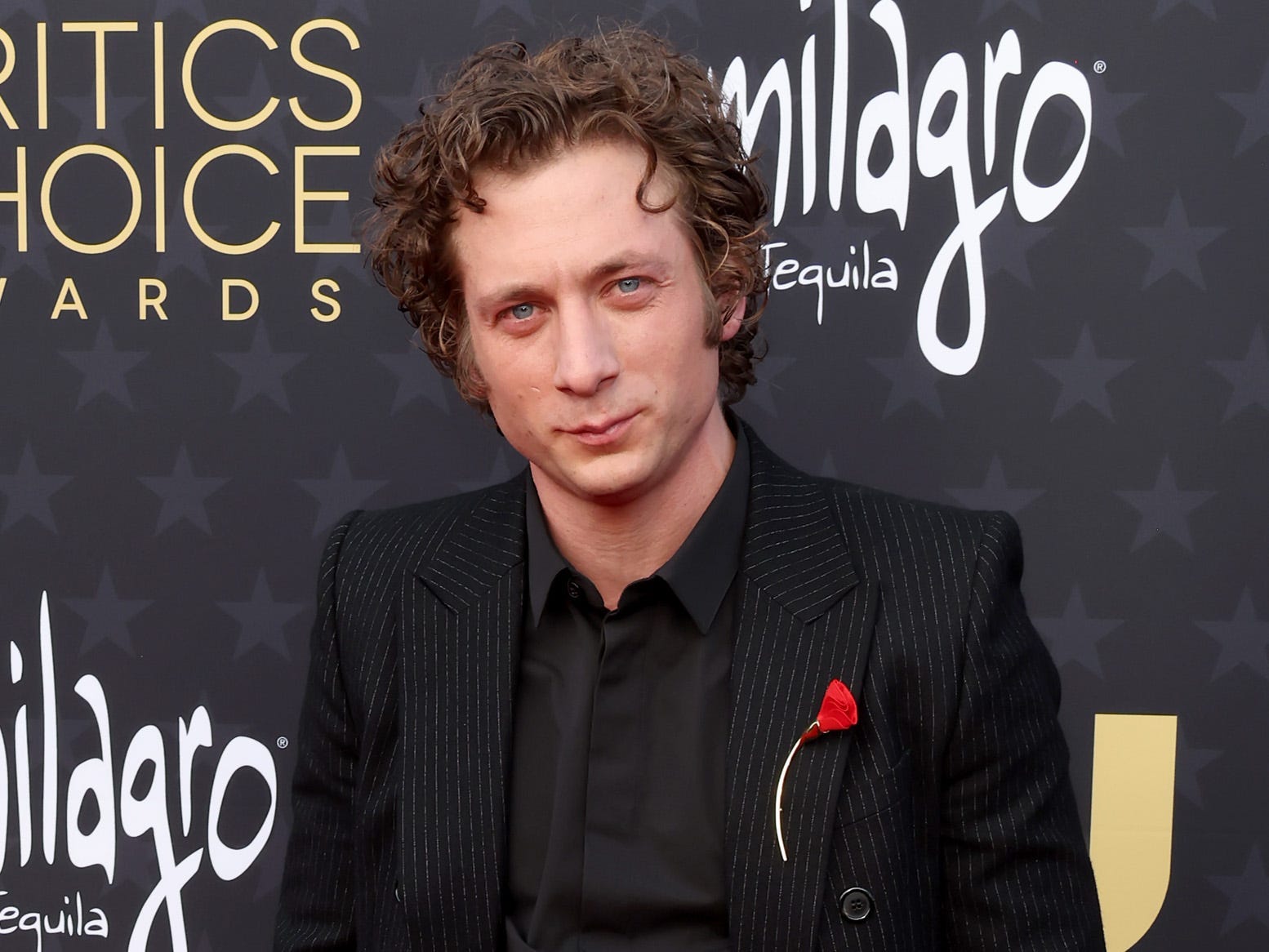 Jeremy Allen White attends the 29th Annual Critics Choice Awards at Barker Hangar on January 14, 2024 in Santa Monica, California
