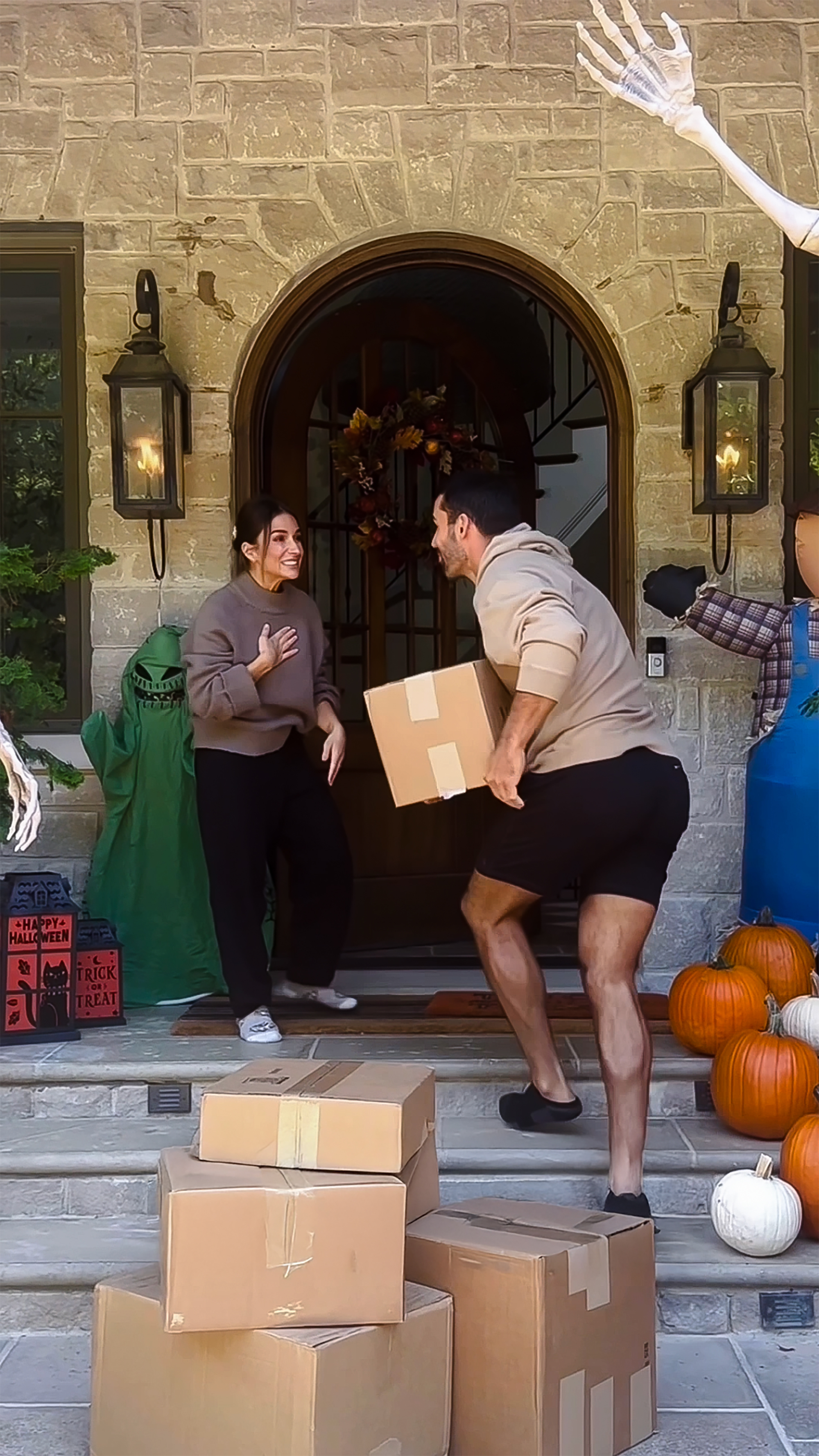 Jessie James Decker gets a jump start on holiday shopping to make the most of her money this holiday season with PayPal’s 5% cash back offer on BNPL purchases.