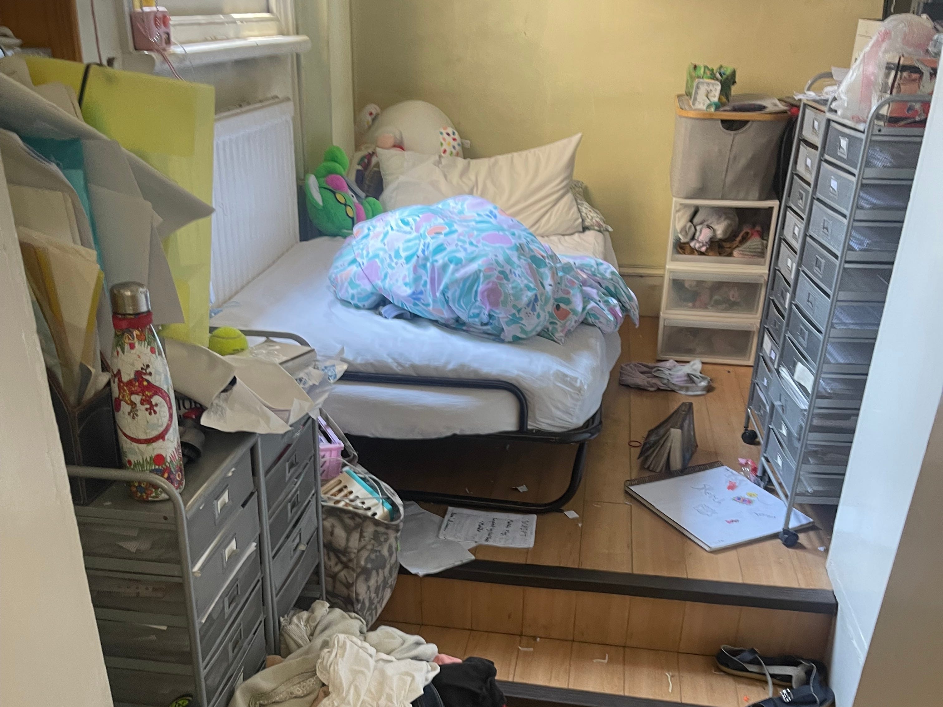 Temporary bed in home office