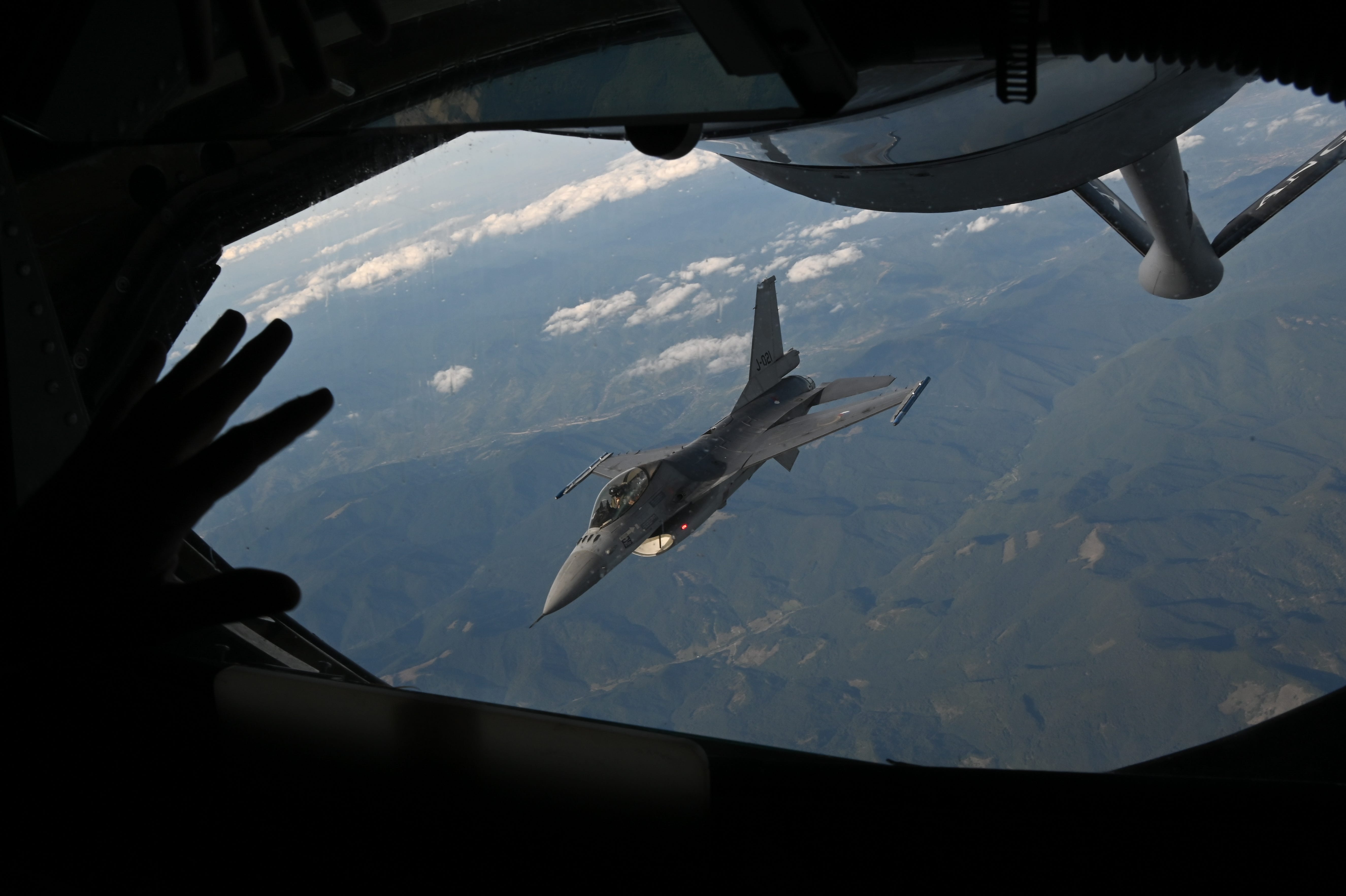 The 117th Air Refueling Wing (ARW) performs aerial refueling training with Romanian F-16 Fighting Falcons, Romania, Aug. 27, 2025.