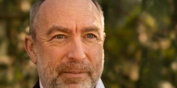 Wikipedia Co-founder Jimmy Wales on Rebuilding Trust Online and Off