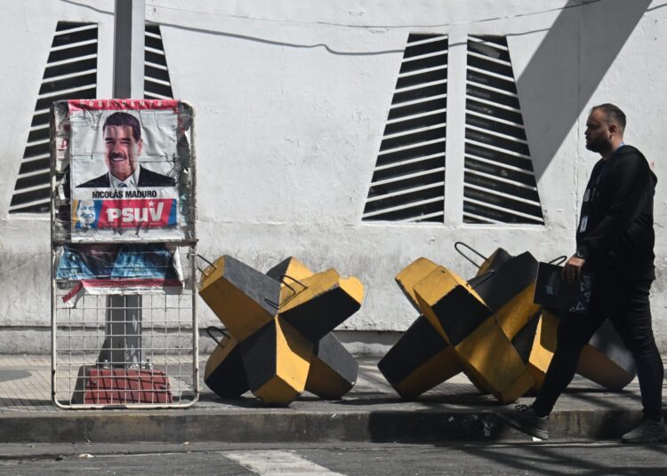 This is the right way to overthrow Maduro