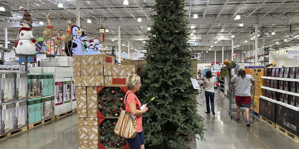 Seasonal jobs tough to come by as companies slash holiday hiring