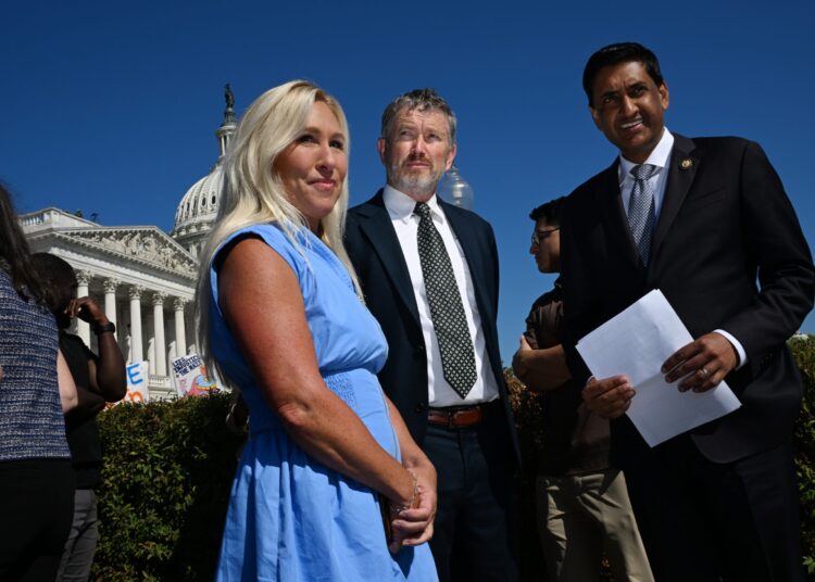 House effort to force vote on releasing Epstein files can advance