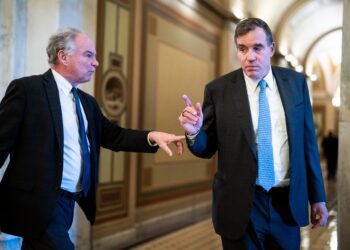 Why Virginia senators Kaine and Warner were split on vote to end shutdown