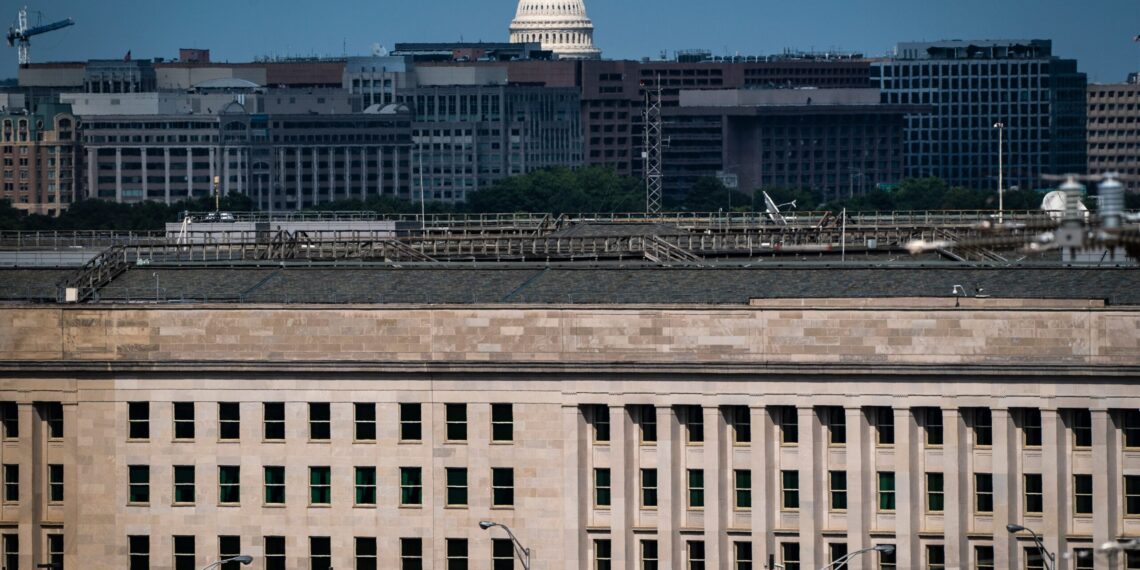 Man charged with threatening police in incident that led to Pentagon lockdown