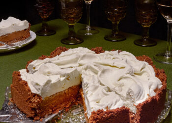 Our apple, pumpkin and cranberry pies let you have it all this Thanksgiving