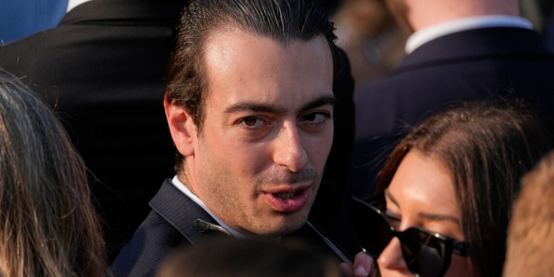 Trump moves loyalist to GSA posting after previous nomination fell apart