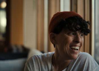 A dying poet embraces life in ‘Come See Me in the Good Light’